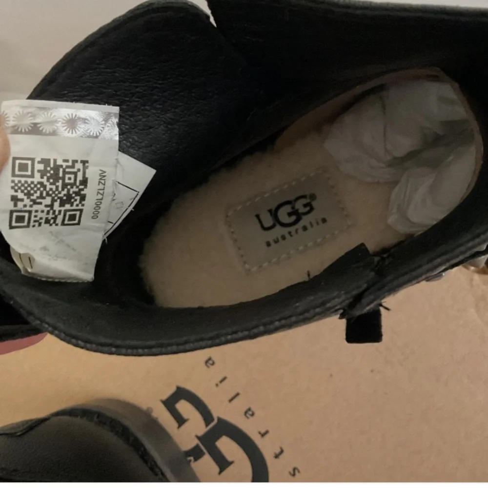 UGG CAMILE ANKLE Moto Biker Black Leather Boots Size 5.5 New - Picture 13 of 14